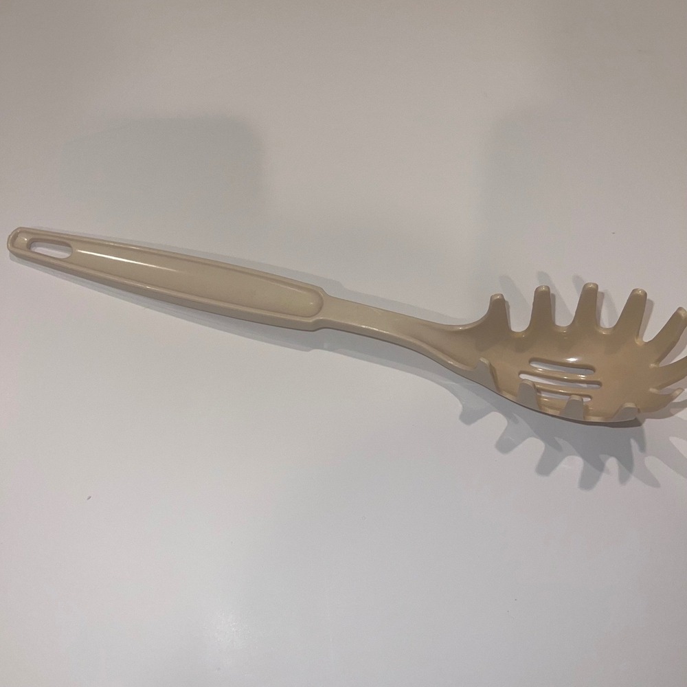 Ekco Pasta‎ Fork Server Almond Beige Vintage Slotted Spoon USA